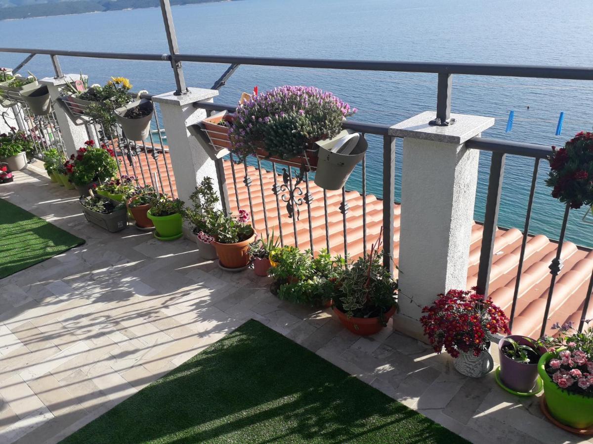 Leonarda Apartment Omis Exterior photo